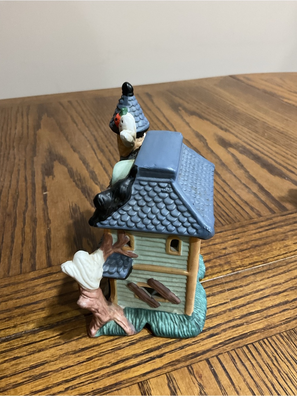 4 Halloween 👻 🎃 Ceramic Village Houses – Multi-Color - Picture 13 of 16